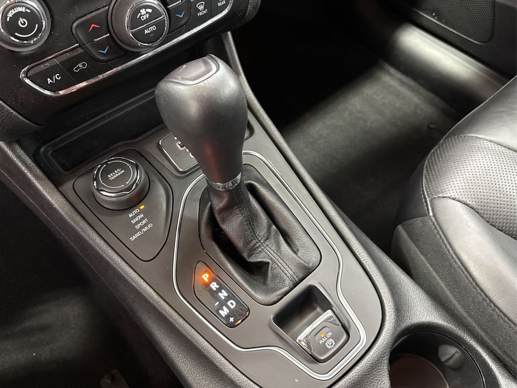 2021 Jeep Cherokee Latitude Lux photo 26