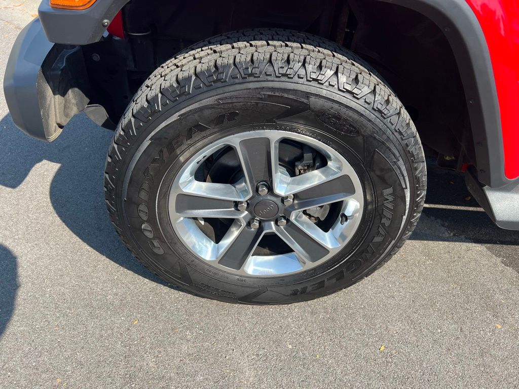 2019 Jeep Wrangler Unlimited Sahara photo 11