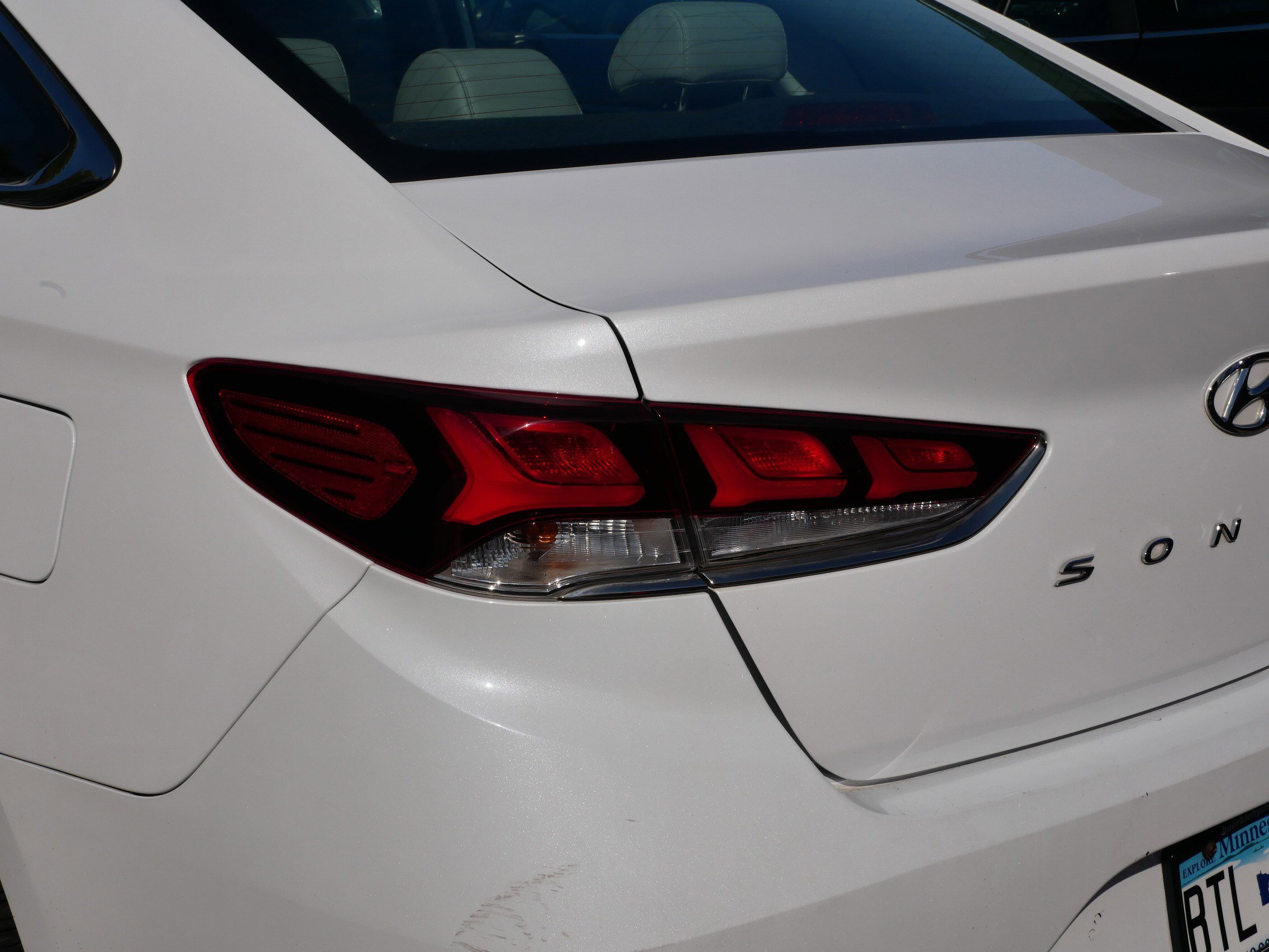 2018 Hyundai Sonata Limited photo 2