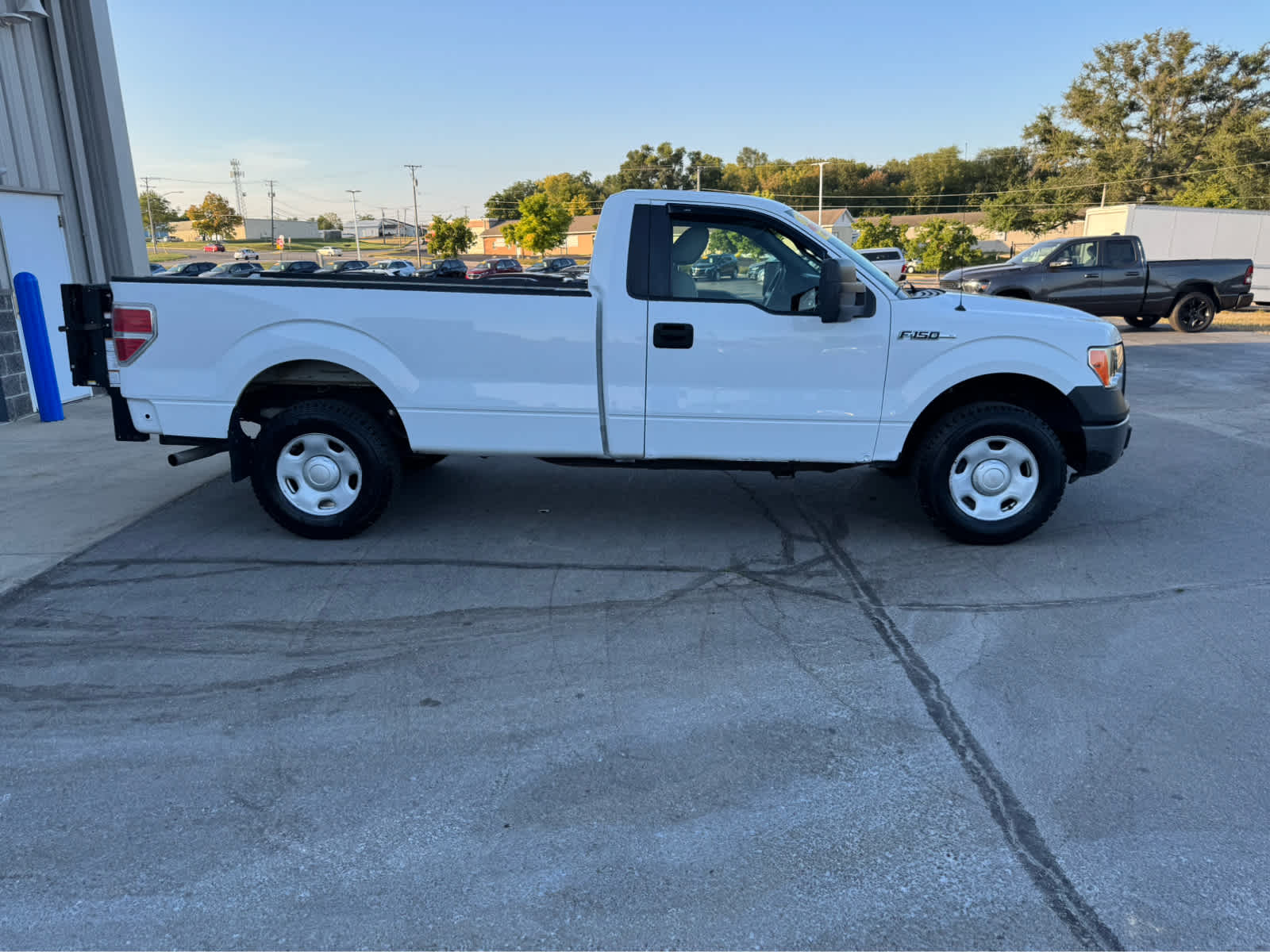 2009 Ford F-150 XLT photo 2