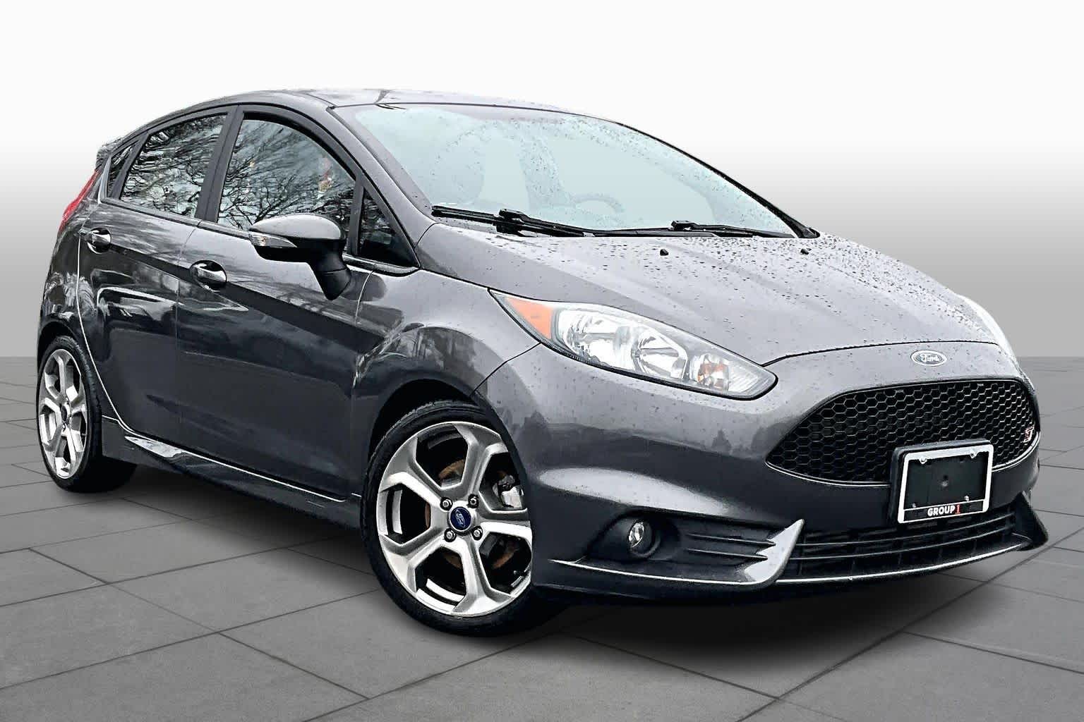 2017 Ford Fiesta ST photo 2
