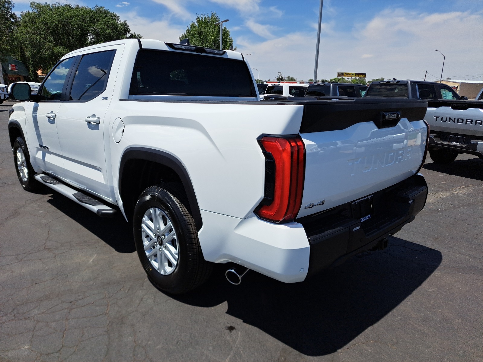2025 Toyota Tundra SR5 CrewMax photo 6