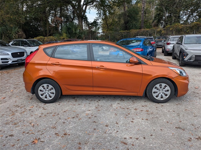 2015 Hyundai Accent GS photo 2