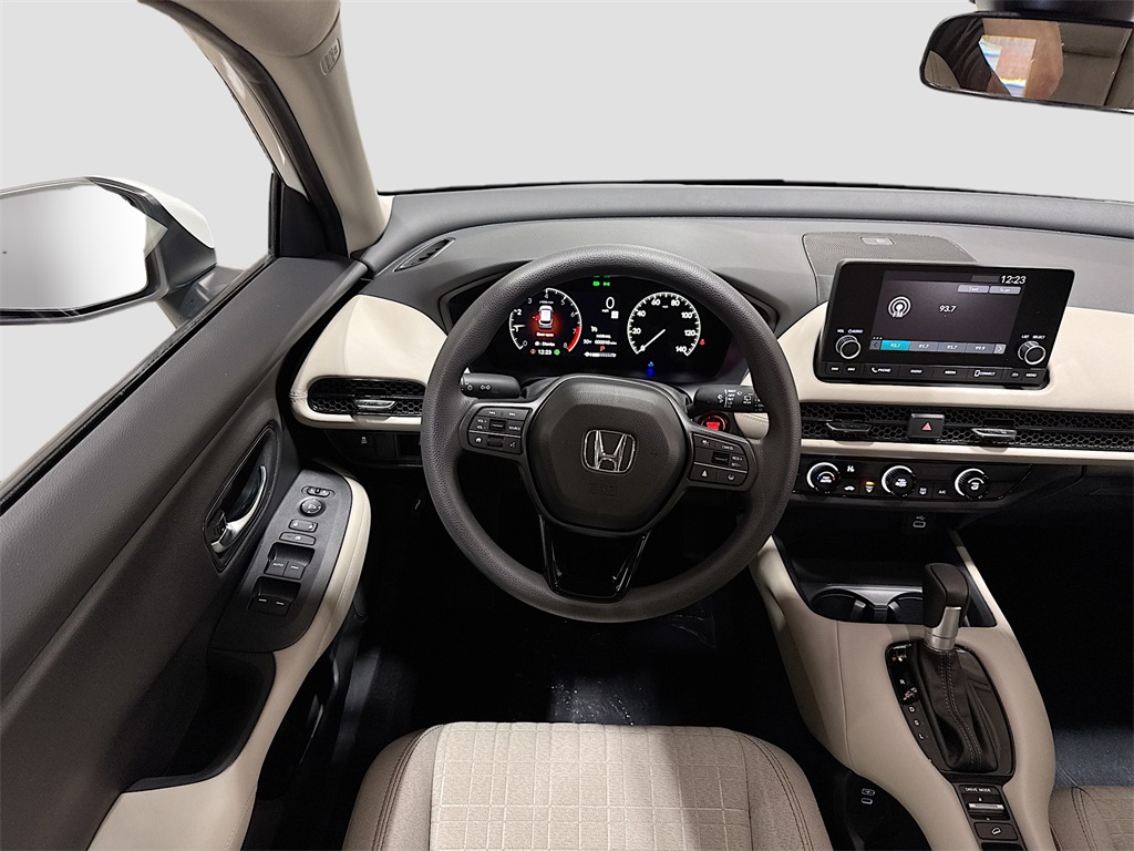 2025 Honda HR-V LX photo 18