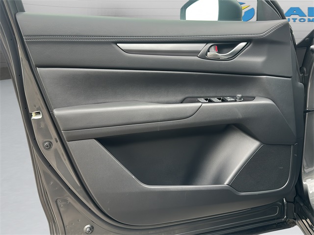 2025 Mazda CX-5 2.5 S Preferred photo 11