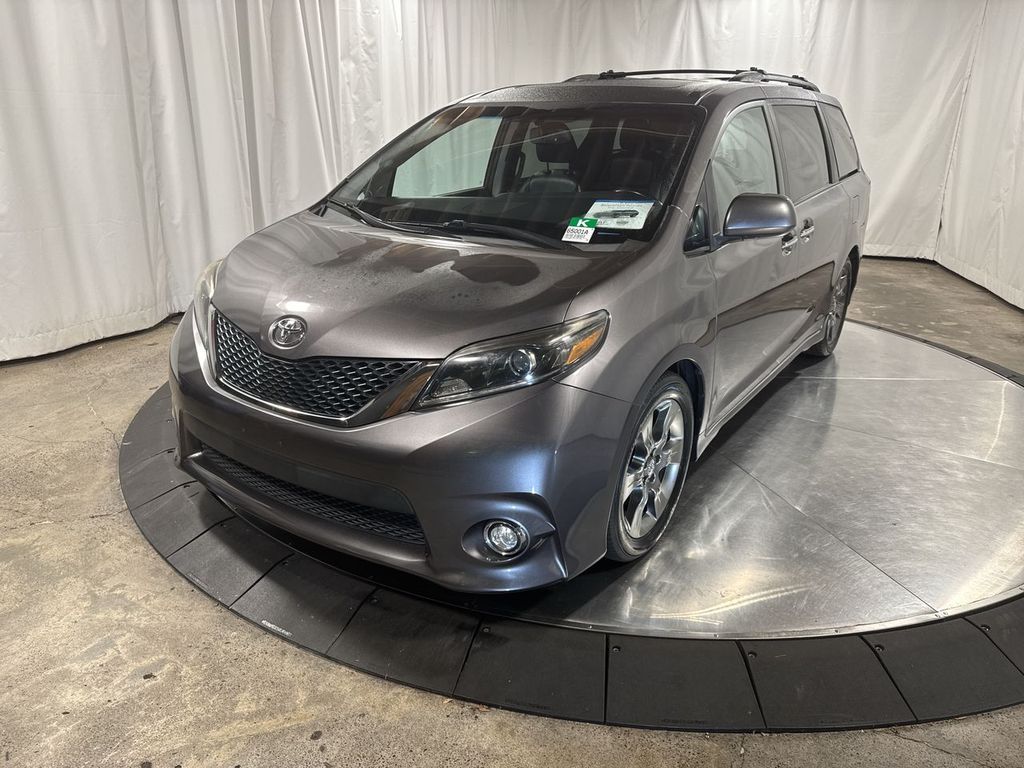 2016 Toyota Sienna SE