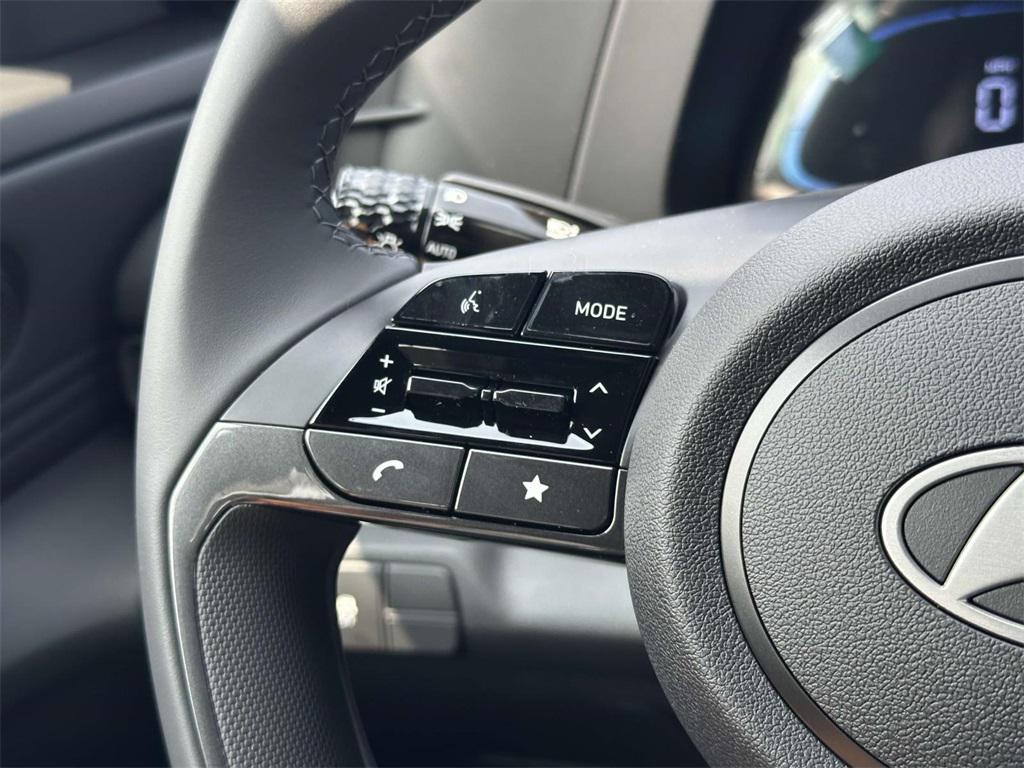 2025 Hyundai Elantra SEL Sport photo 21