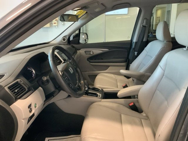 2019 Honda Ridgeline RTL photo 11