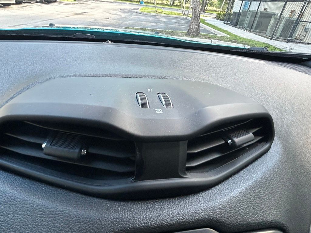 2021 Jeep Renegade Latitude photo 27