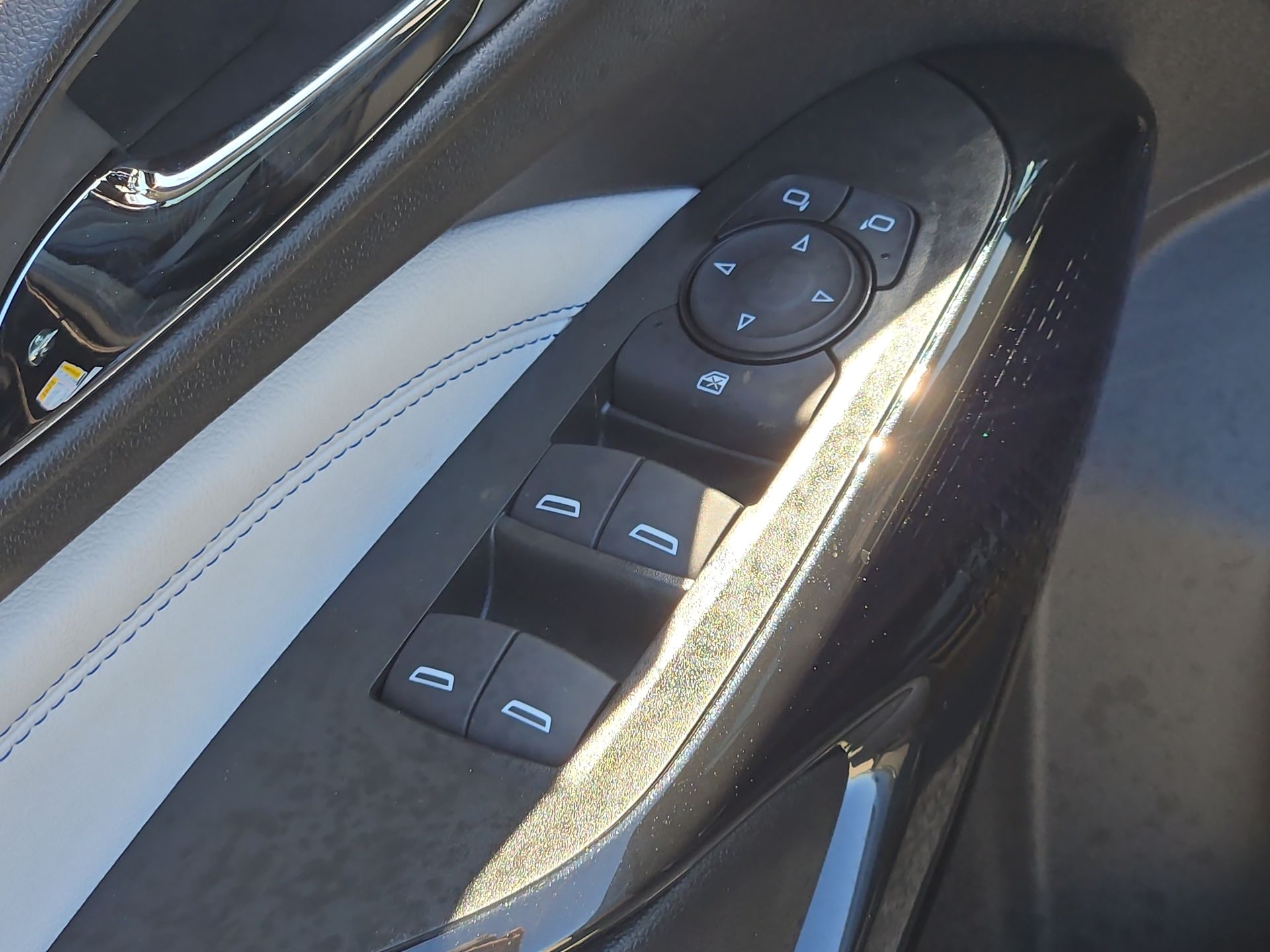 2025 Chevrolet Trax LT photo 40