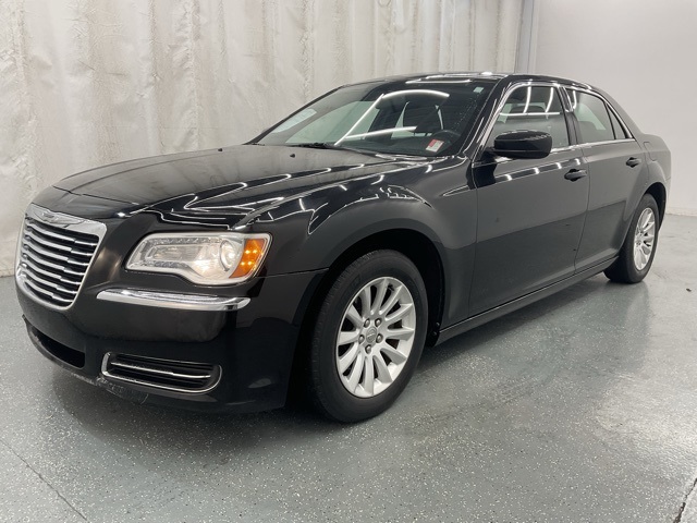 2012 Chrysler 300 Base photo 4