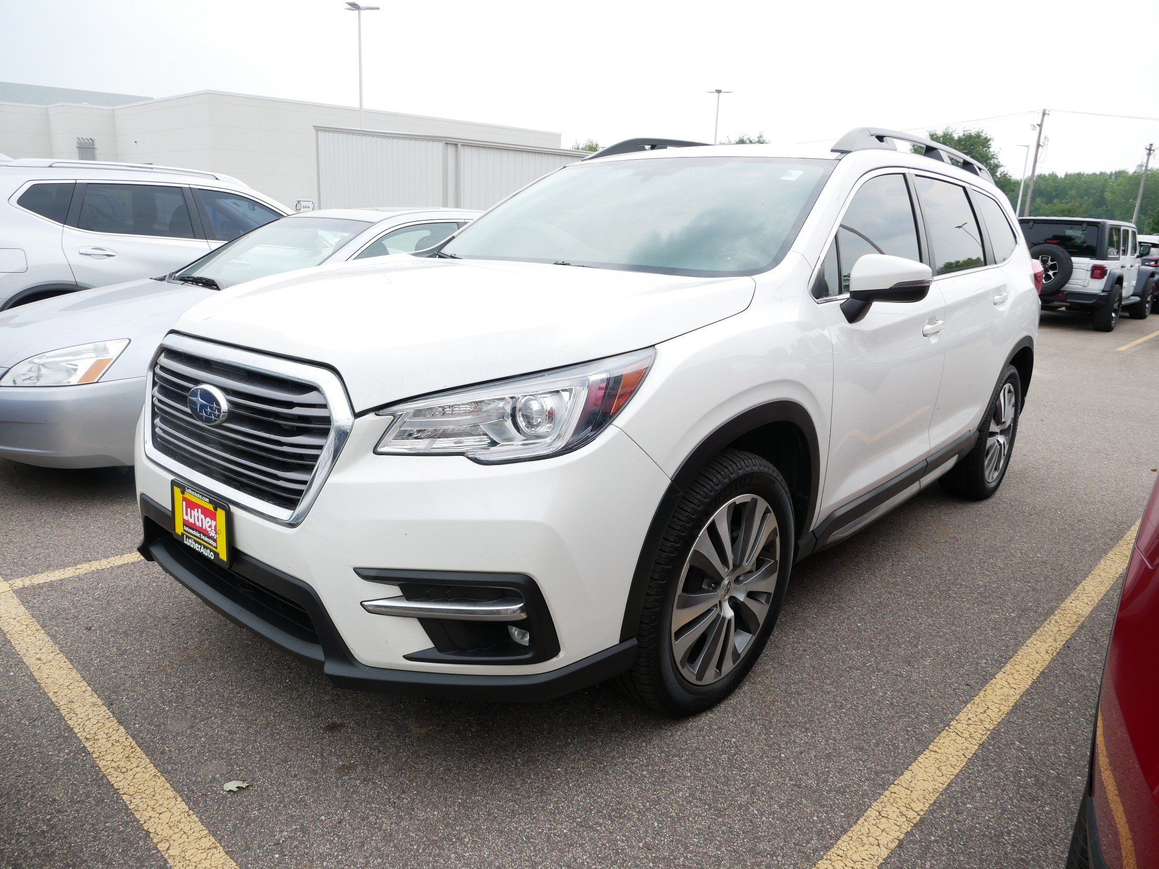 2022 Subaru Ascent Limited photo 2