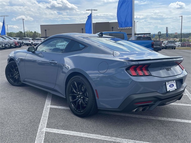 2025 Ford Mustang GT Premium photo 3