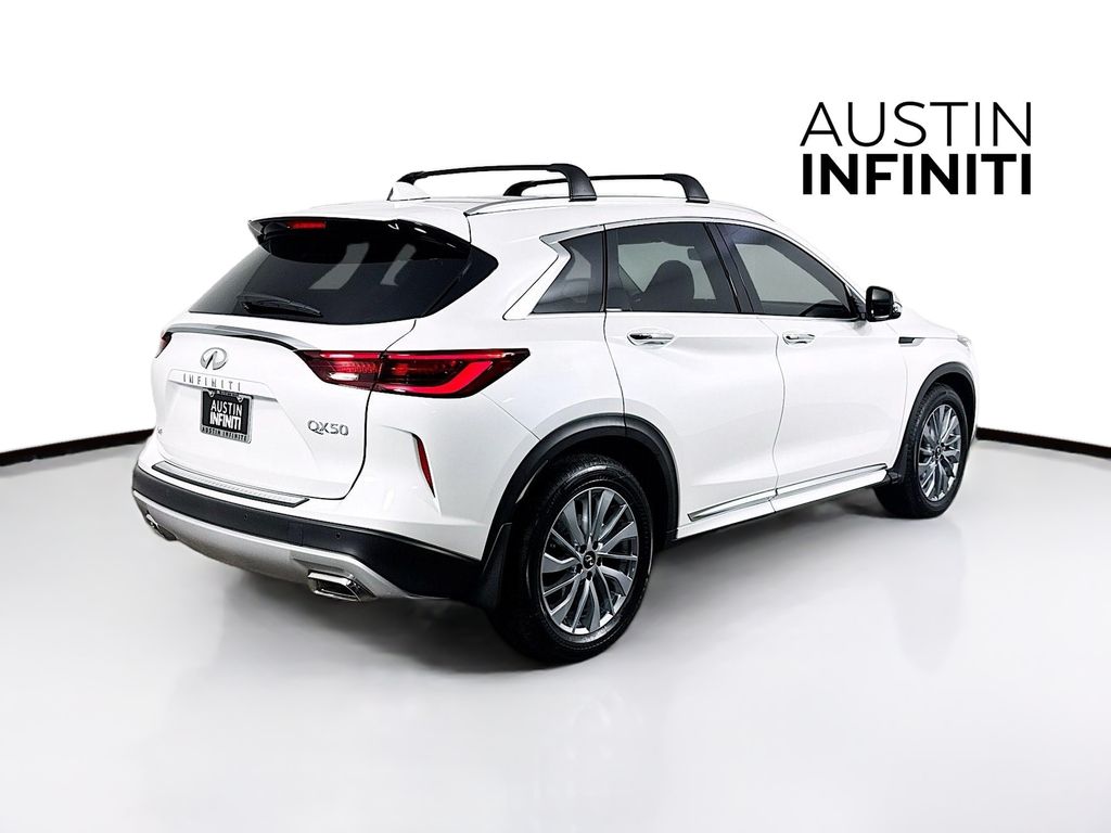 2025 Infiniti QX50 Luxe photo 7