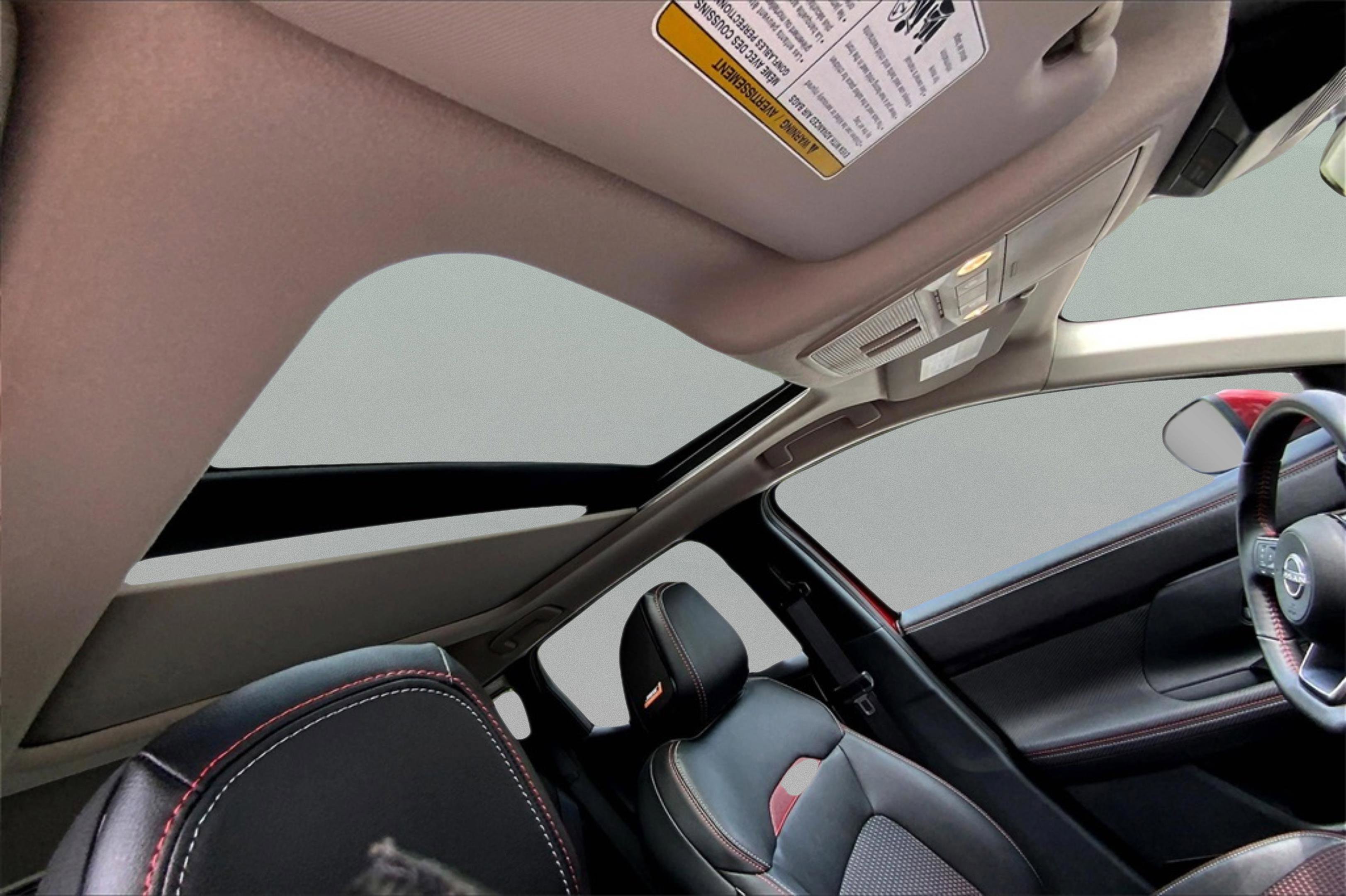 2025 Nissan Kicks SR photo 11