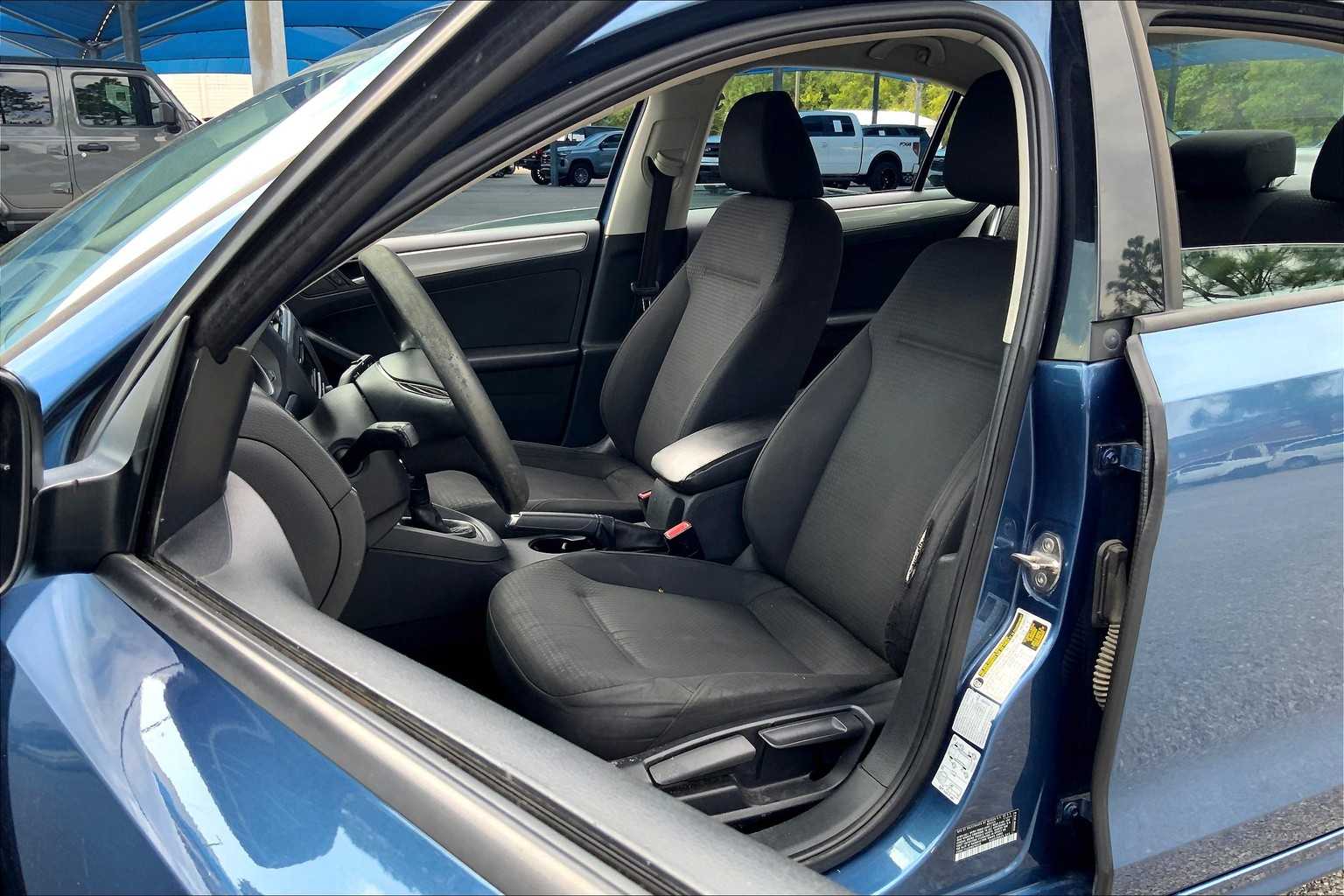 2015 Volkswagen Jetta 1.8T SE photo 7