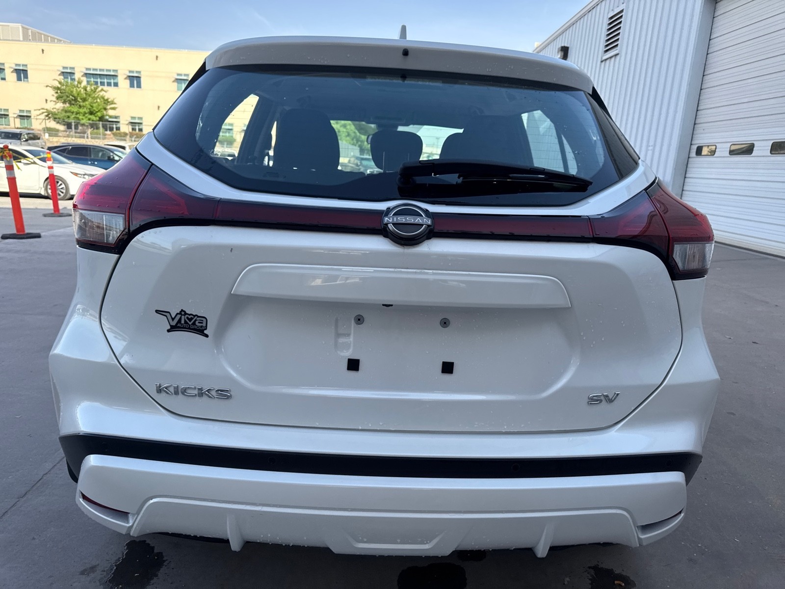 Used 2024 WHITE Nissan SV image 6