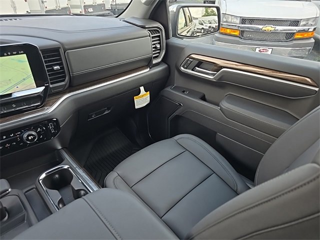 2025 Chevrolet Silverado 1500 LT photo 16