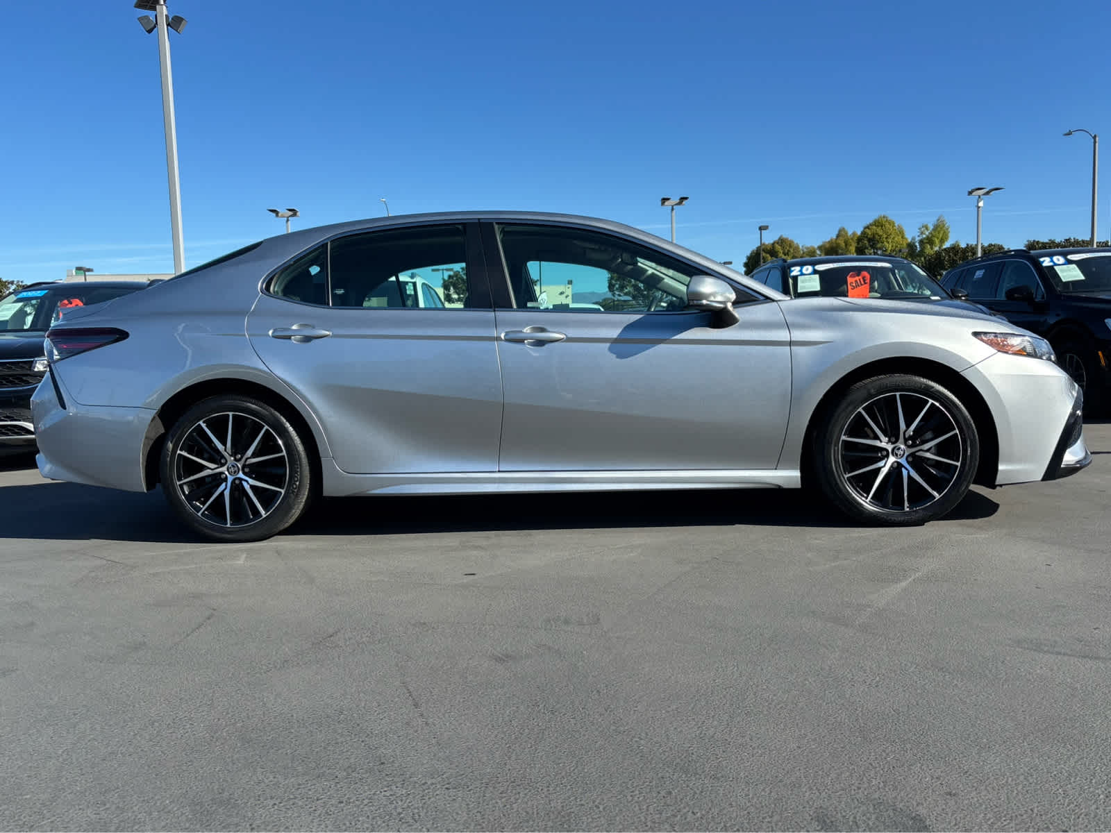 2024 Toyota Camry SE photo 2