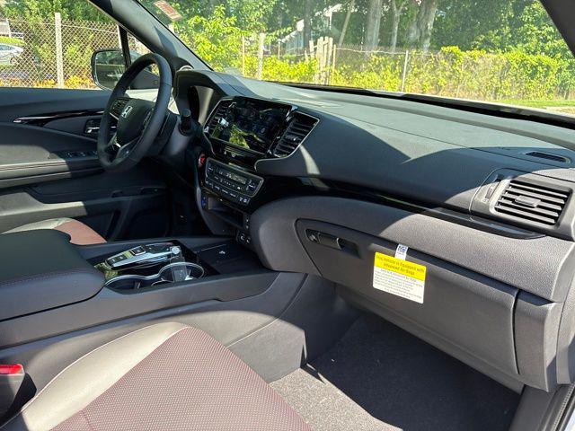 2025 Honda Ridgeline Black Edition photo 22