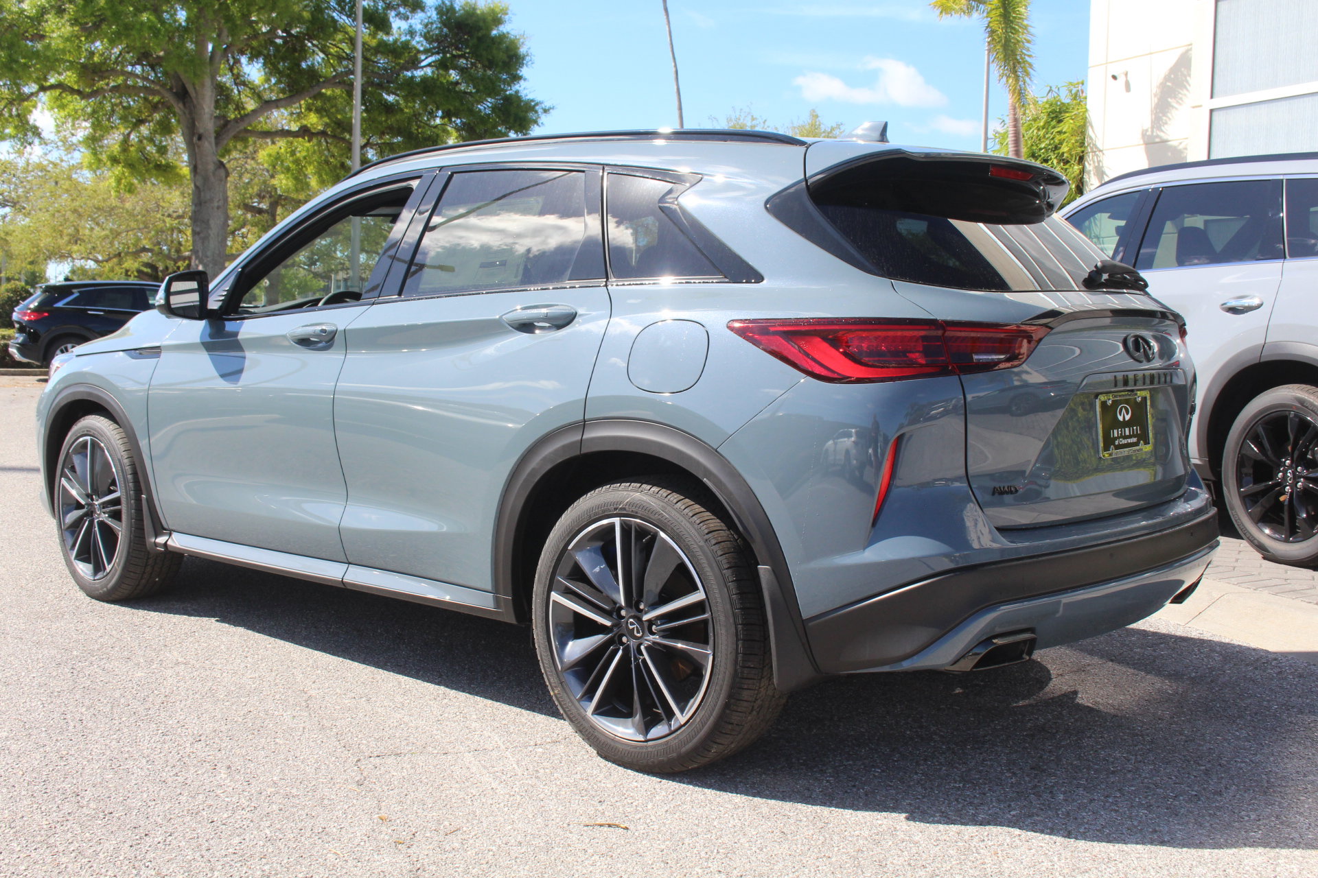 2025 Infiniti QX50 SPORT photo 3