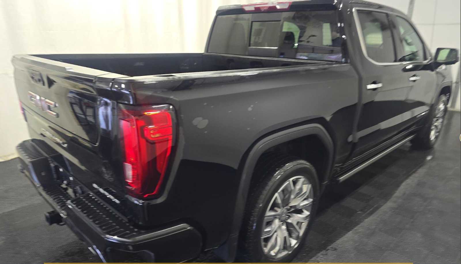 2024 Gmc Sierra 1500 Denali photo 2