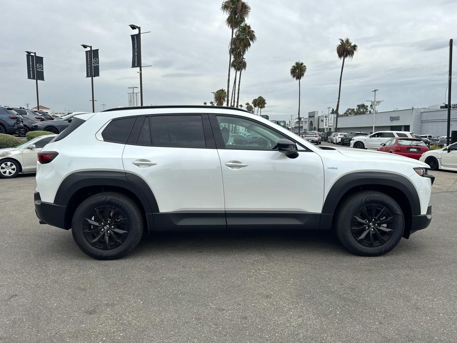 2025 Mazda CX-50 Premium photo 3