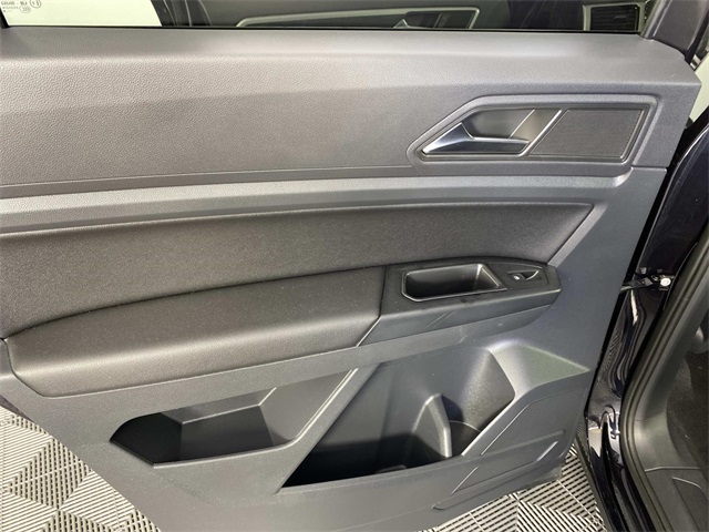 2020 Volkswagen Atlas Cross Sport V6 SEL photo 24