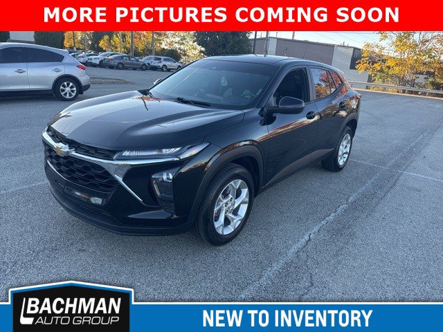 2024 Chevrolet Trax LS photo 3