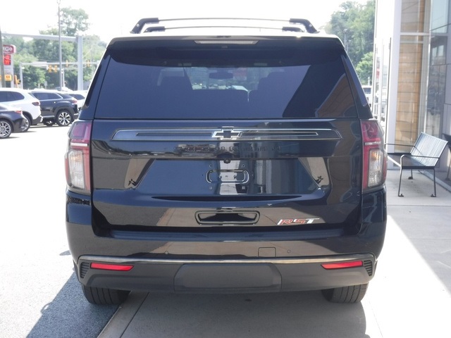 2022 Chevrolet Suburban RST photo 9