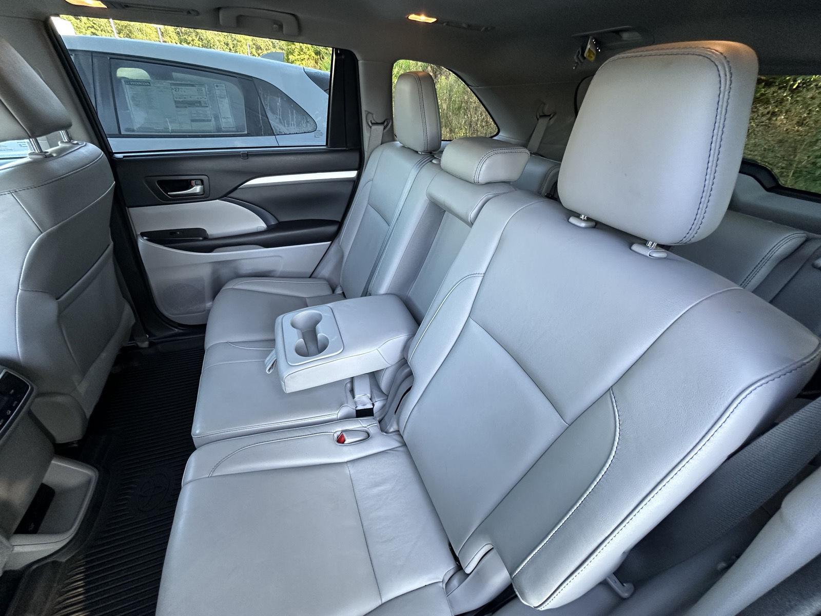 2017 Toyota Highlander XLE photo 10
