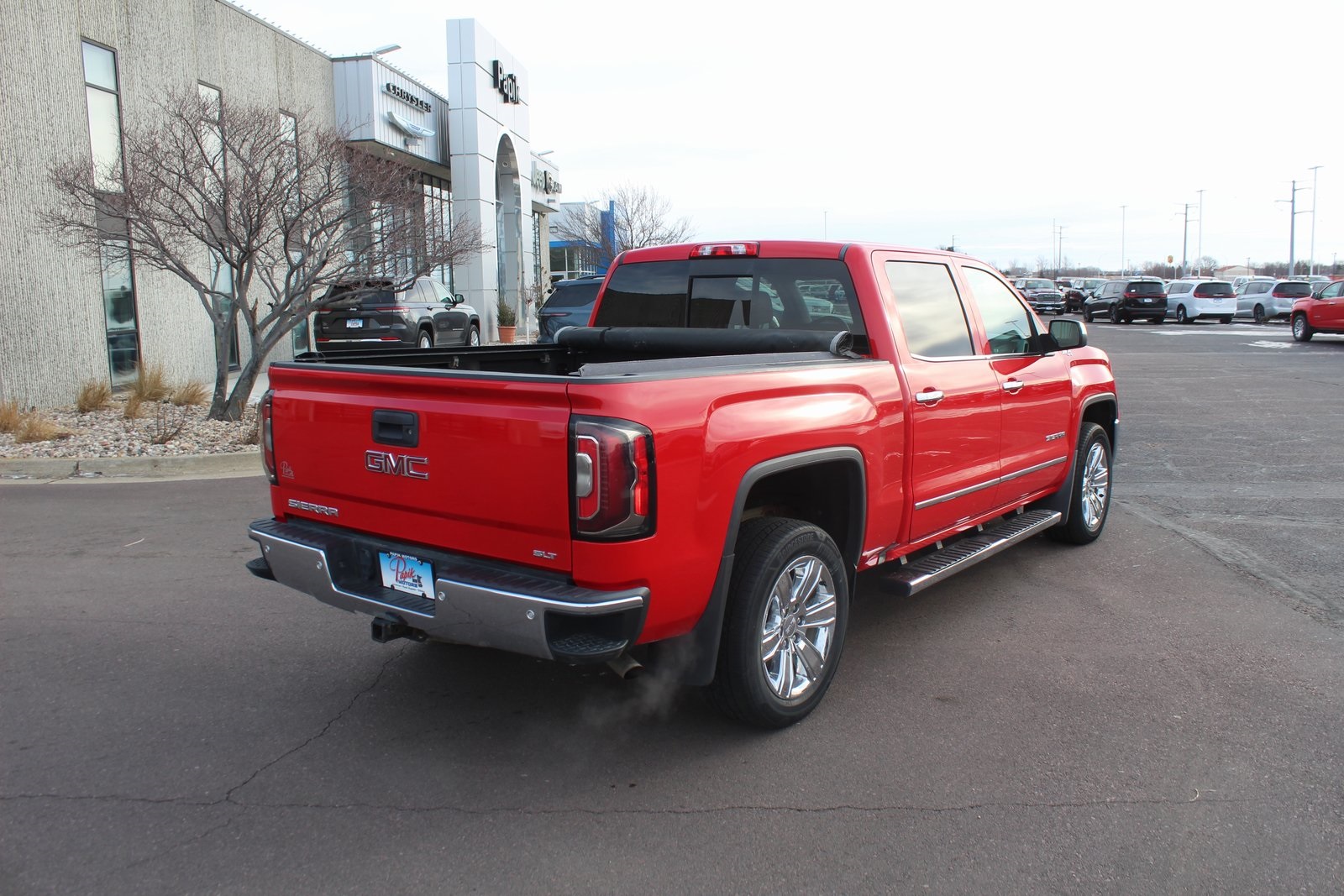 Used 2018 GMC Sierra 1500 SLT with VIN 3GTU2NEC7JG622491 for sale in Luverne, Minnesota