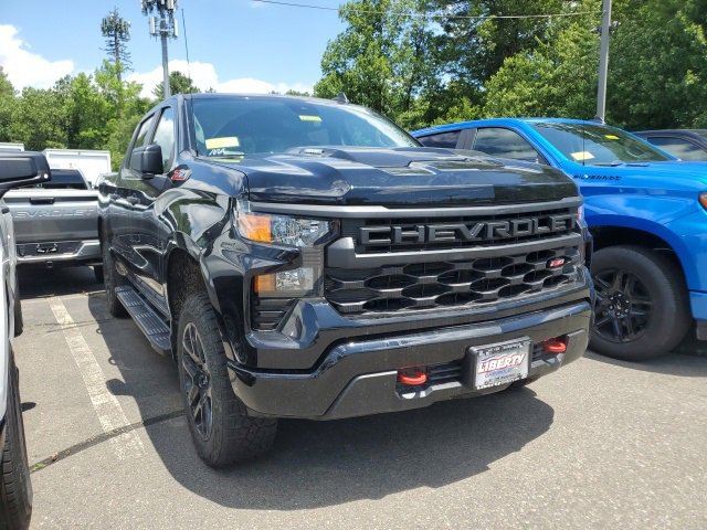 2025 Chevrolet Silverado Trail Boss Custom photo 2