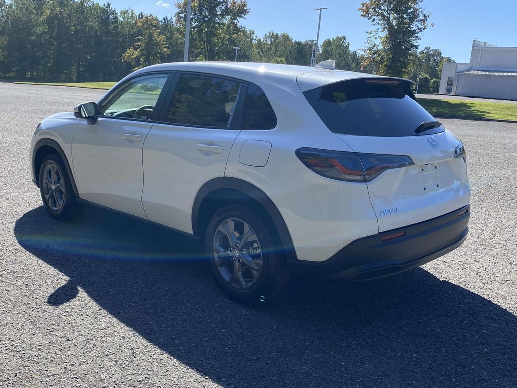 2026 Honda HR-V LX photo 4