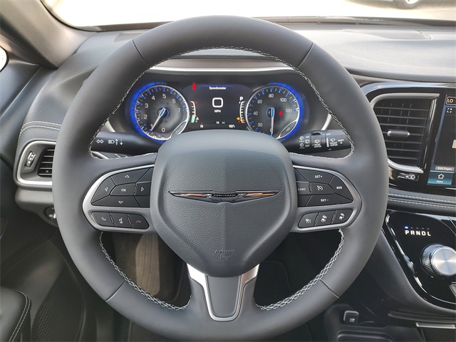 2026 Chrysler Pacifica photo 11