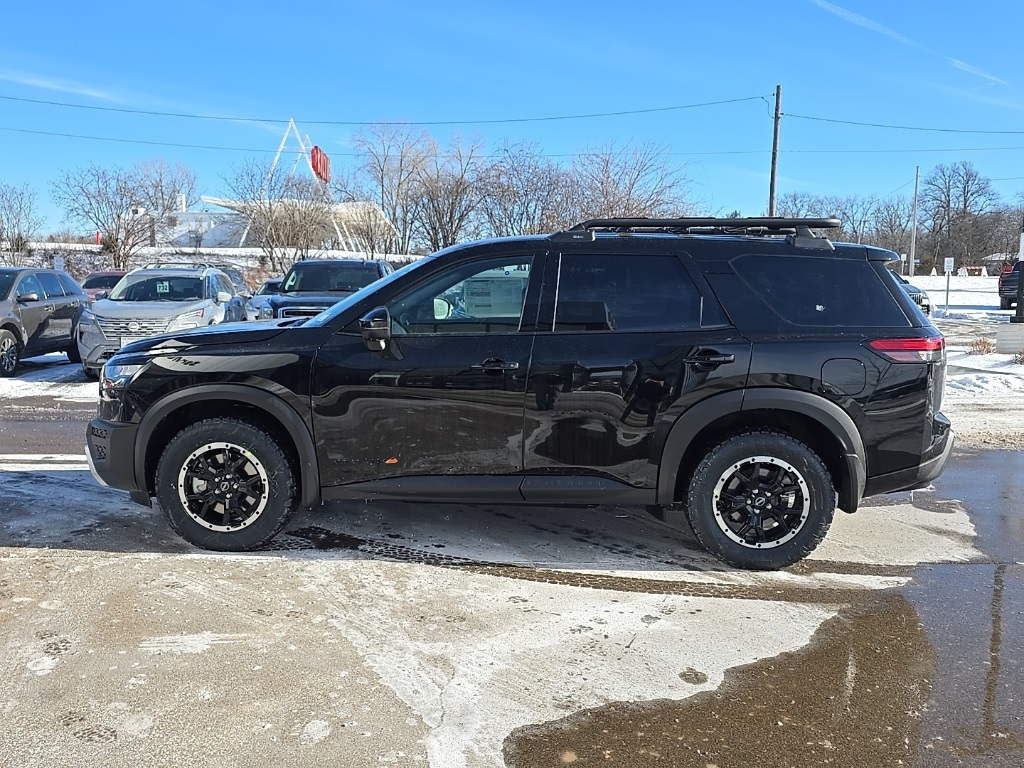 2025 Nissan Pathfinder Rock Creek photo 2