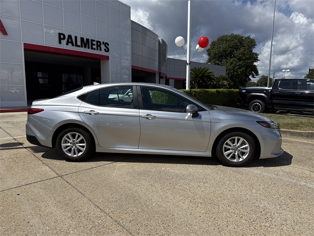 2025 Toyota Camry LE photo 2