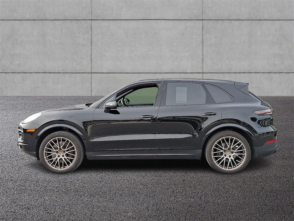 2023 Porsche Cayenne Platinum Edition photo 7