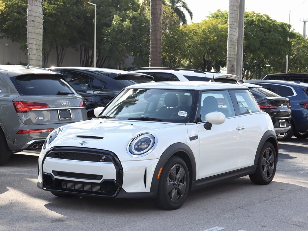 2024 MINI Hardtop 2 Door S's photo