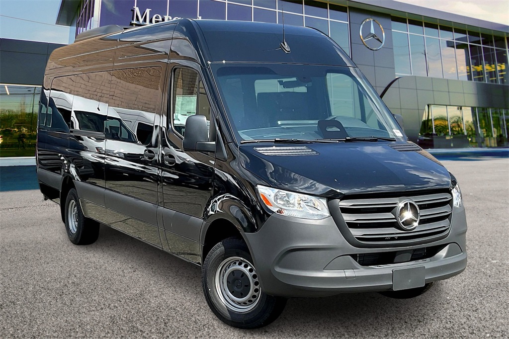 2025 Mercedes-Benz Sprinter Cargo Van Base's photo