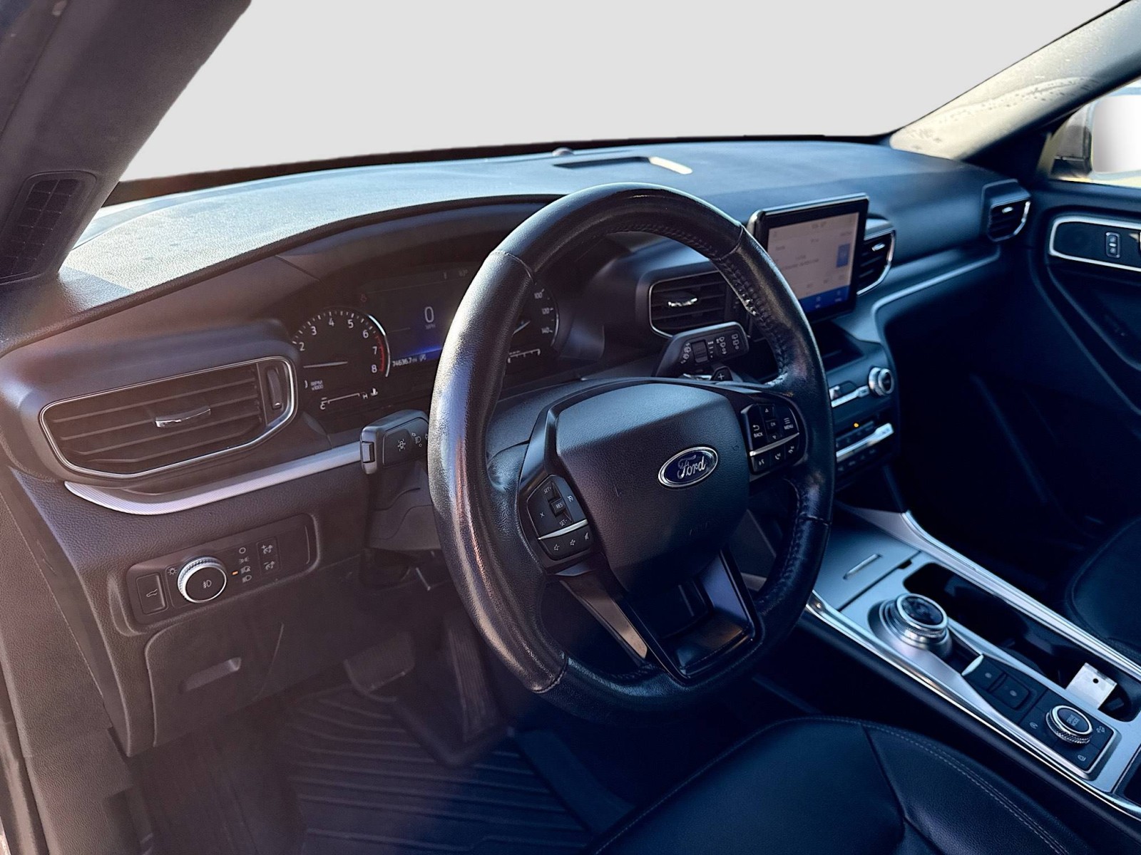 2020 Ford Explorer XLT photo 7