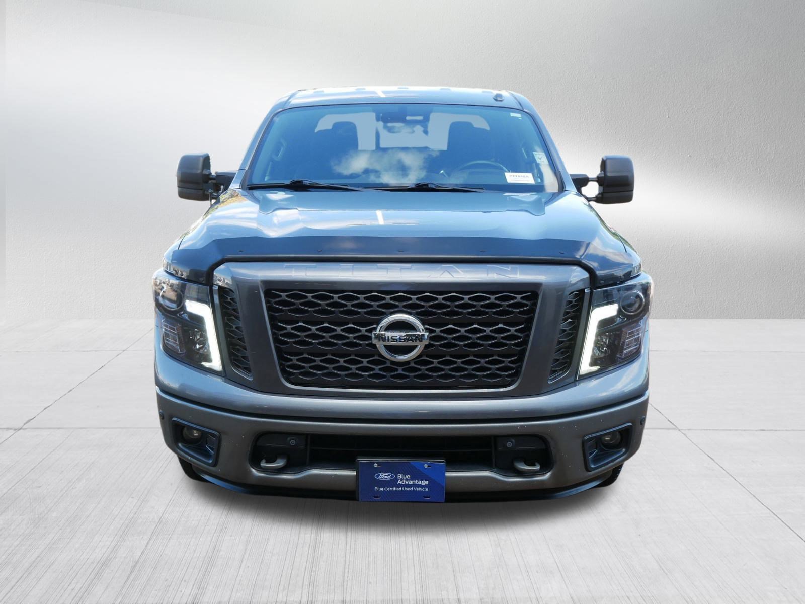2018 Nissan Titan SV photo 2
