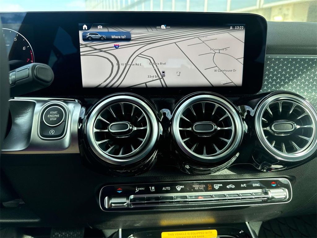 2025 Mercedes Benz GLB 250 photo 10