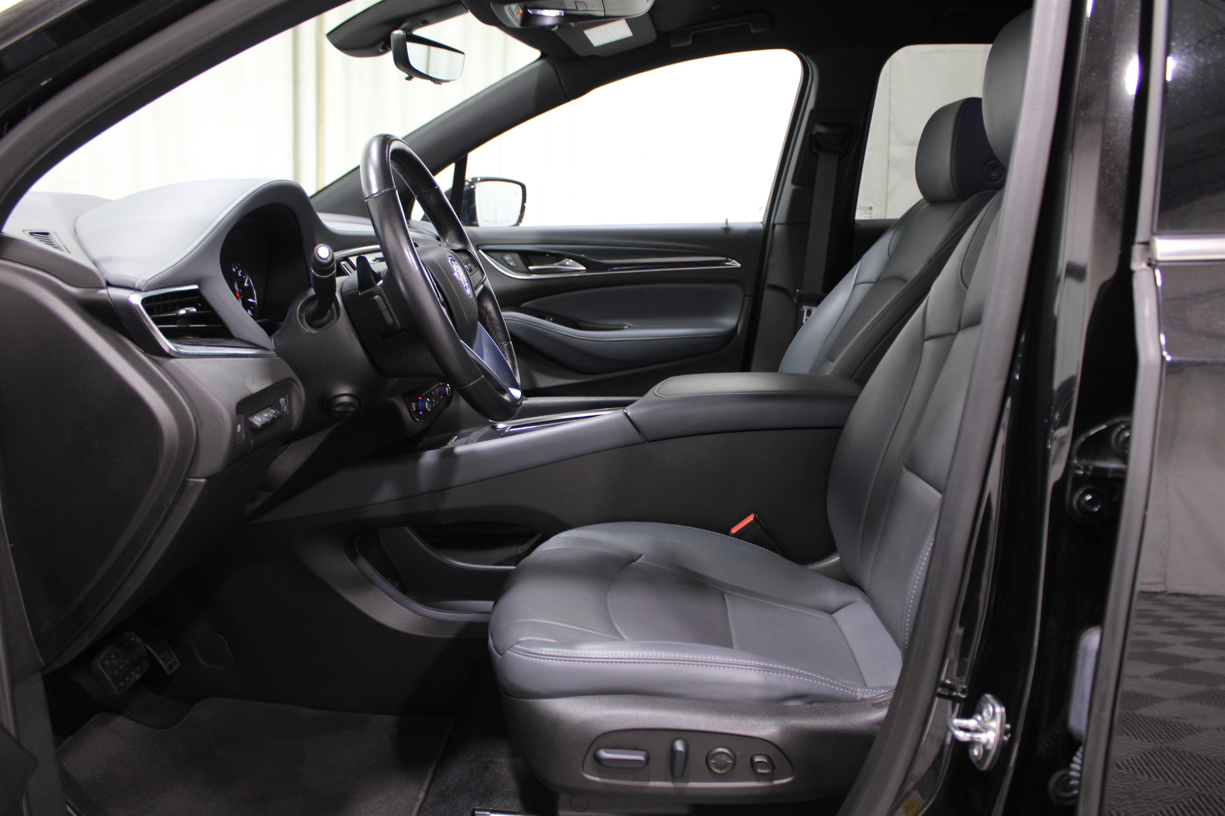 2024 Buick Enclave Premium photo 3