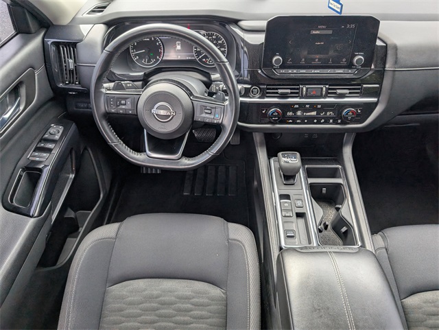 2022 Nissan Pathfinder SV photo 4