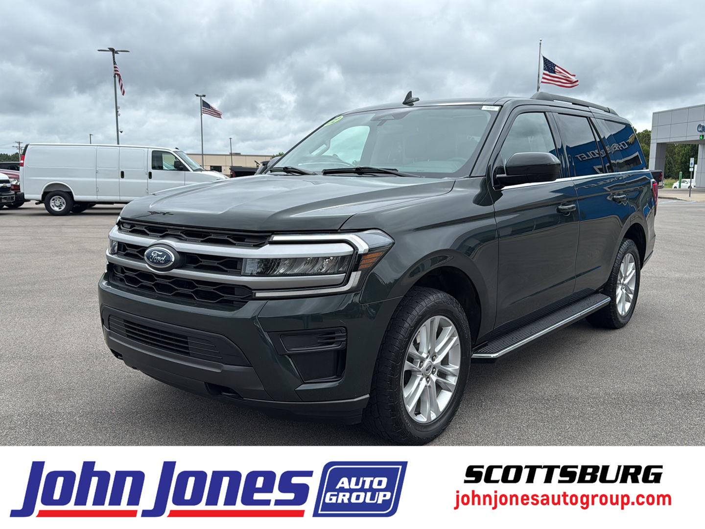 2022 Ford Expedition XLT's photo