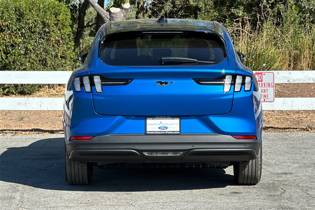 2025 Ford Mustang Mach-E Premium photo 4