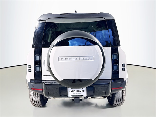 2026 Land Rover Defender 110 S photo 3