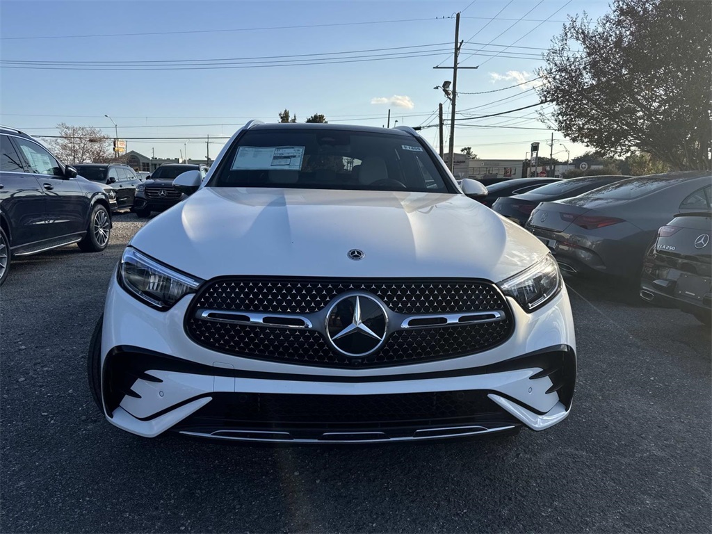 2026 Mercedes Benz GLC 300 photo 2