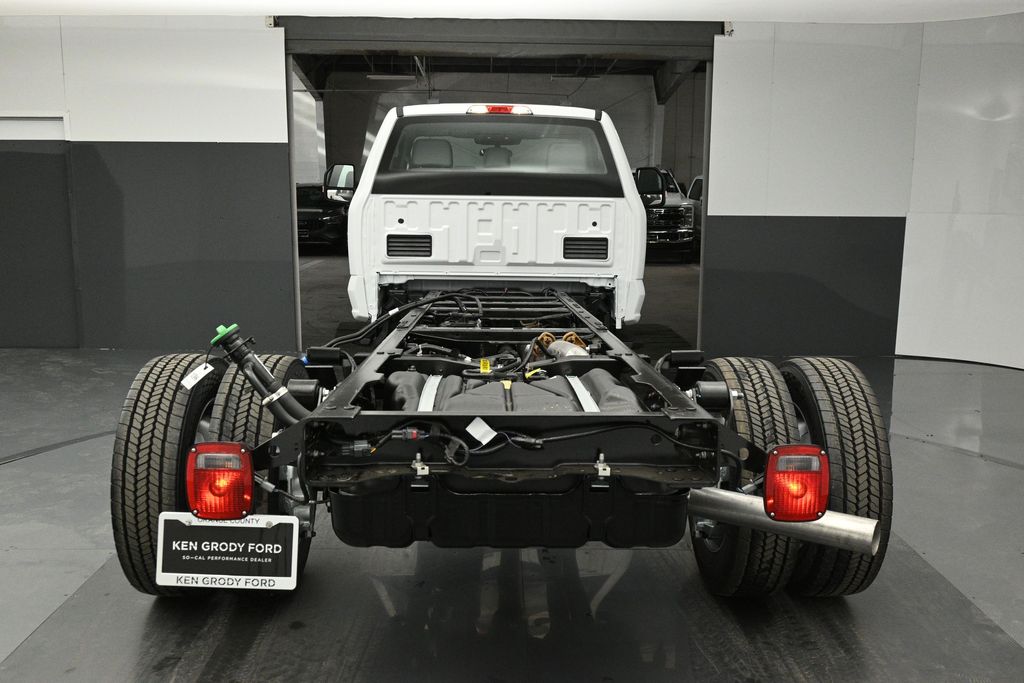 2025 Ford F-550 Chassis XL